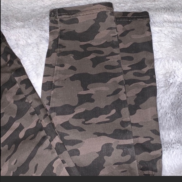 Vera wang camo leggings size small - Picture 4 of 6